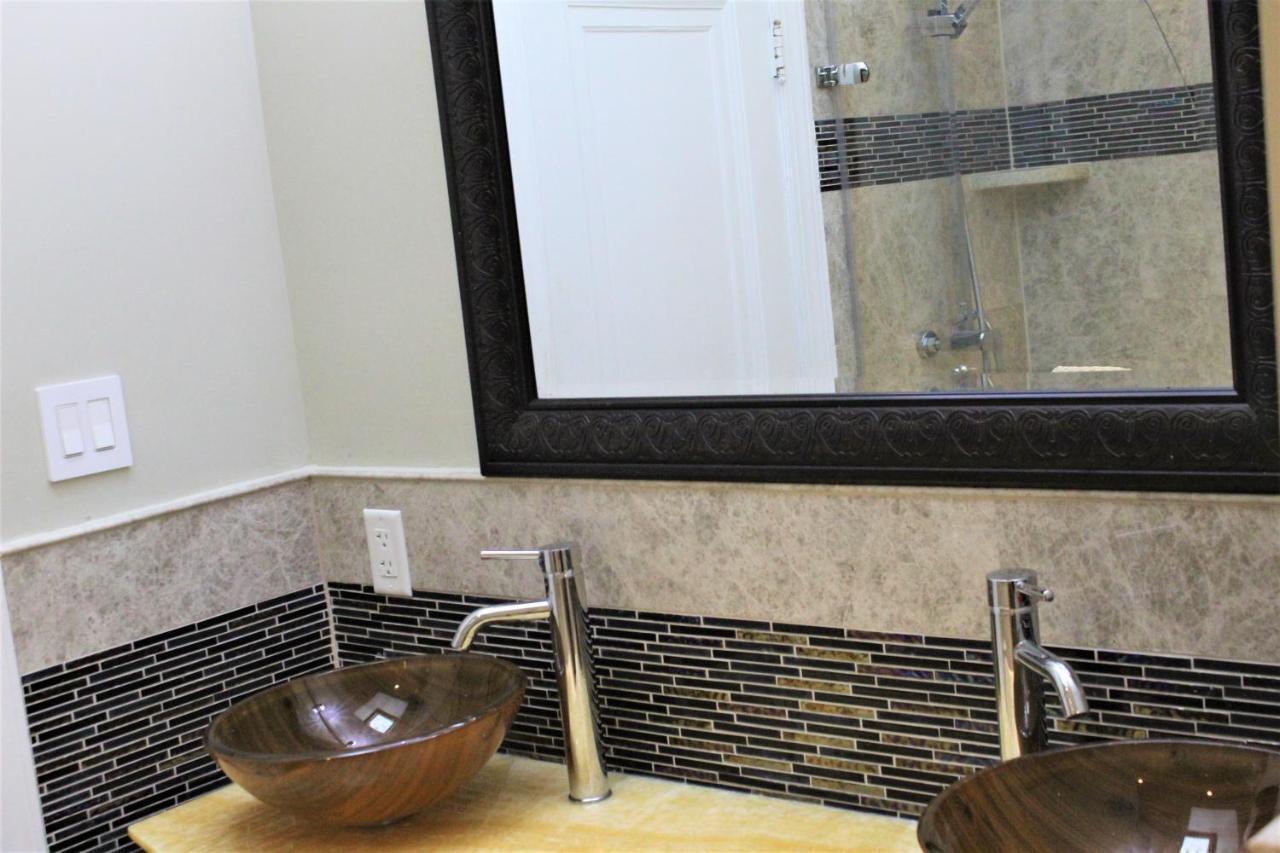 Master Bedroom-Private Bath, Washington Dc Exterior photo